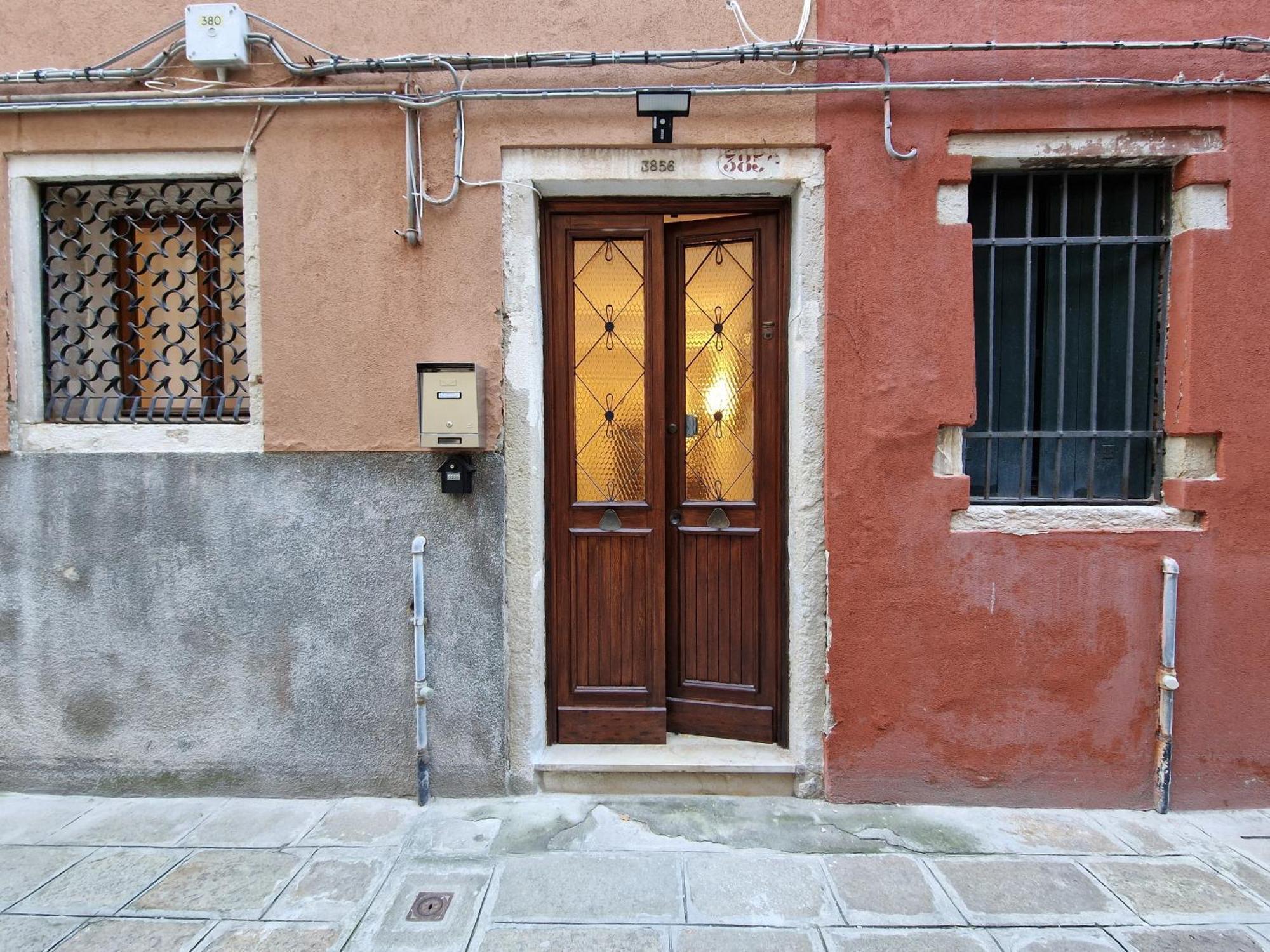 Veneziacentopercento La Forcola Apartment, Next To Rialto Bridge Ngoại thất bức ảnh